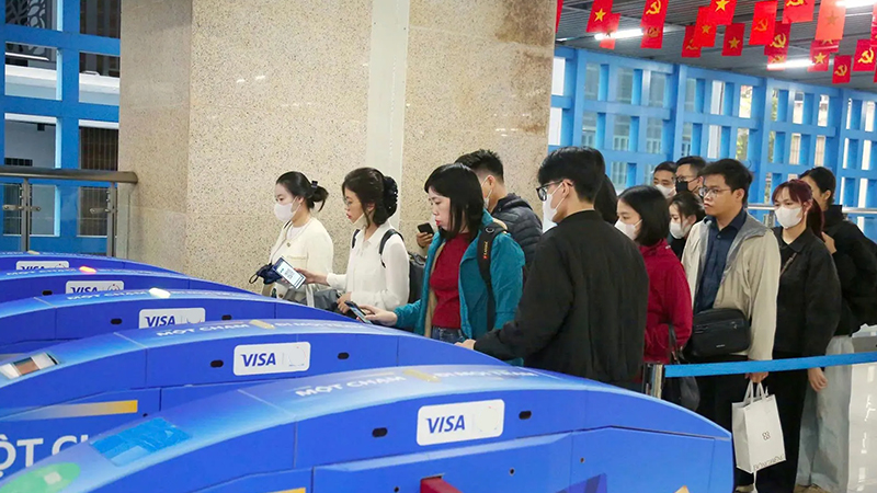 How-Tap-Payment-Devices-Are-Redefining-Smart-Transit-in-Hanoi