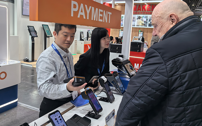 Telpo's-P9-and-P9-PDA-mobile-eftpos-machine-took-centre-stage-as-the-flagship-android-payment-terminal